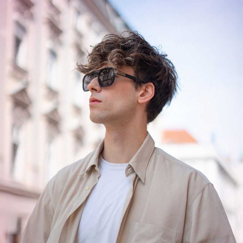VELDEN | black-zoom-